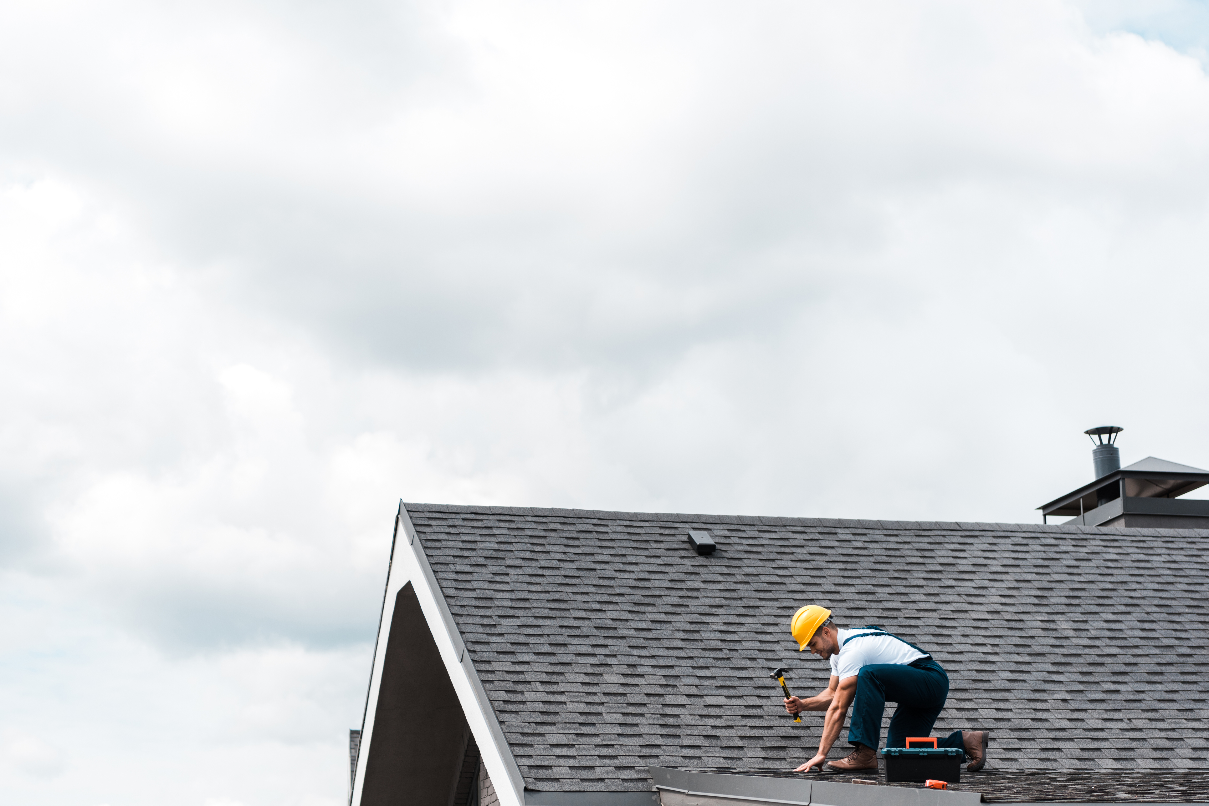 If you are searching for roof repair in the greater Lexington area, look no further than Thomas Quality Construction.