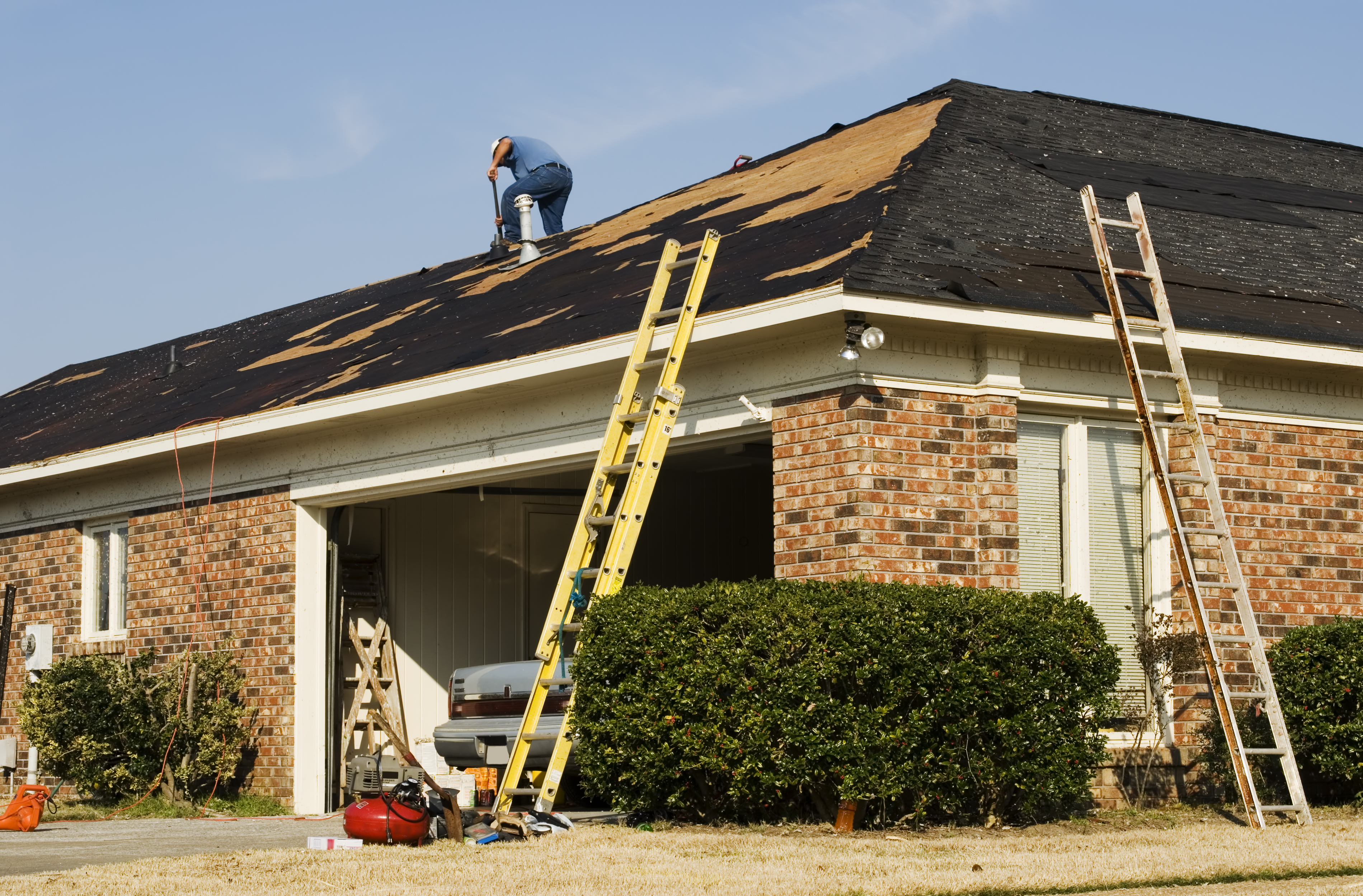 Thomas Quality Construction offers complete roof restoration services throughout the greater Lexington area.